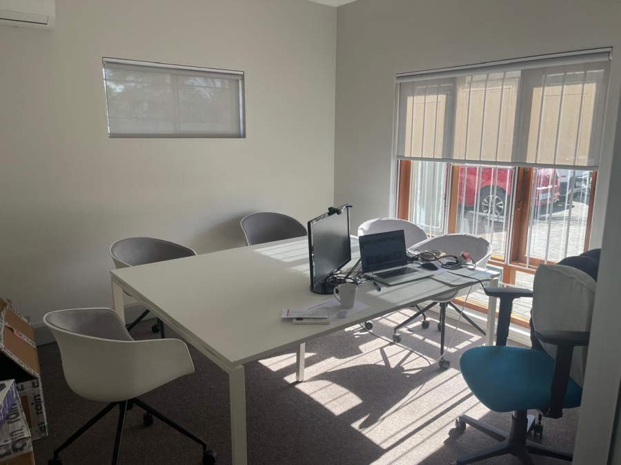 To Let Commercial Property for Rent in Berea Eastern Cape